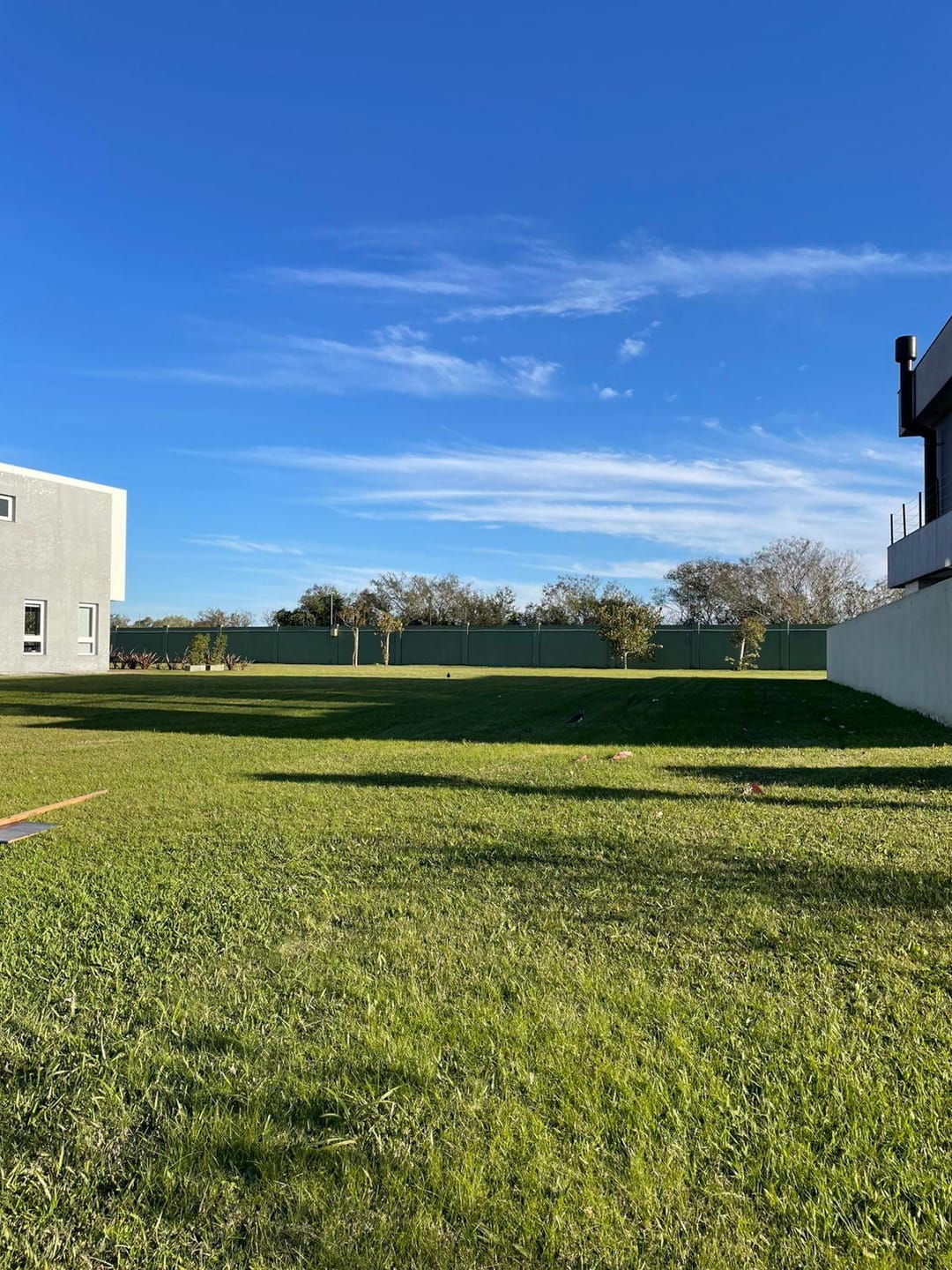 Terreno de 364m² no Lagos de São Gonçalo! Localização nobre, infraestrutura completa, lazer de clube e segurança 24h. Construa com qualidade de vida!