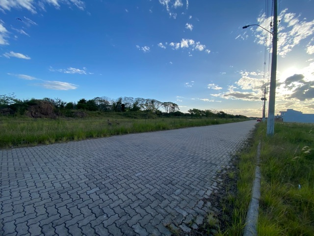 Terreno com 312m², à venda, no bairro Centro em Pelotas