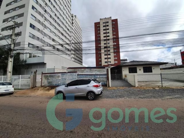 Terreno à venda, no bairro Pinheirinho em Curitiba
