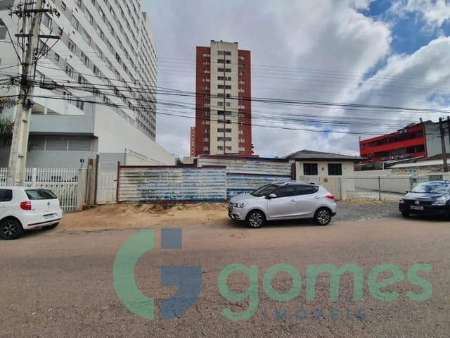 Terreno à venda, no bairro Pinheirinho em Curitiba