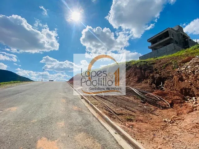 Terreno com 300m², à venda, no bairro Condomínio Portal Lamis em Bom Jesus dos Perdões