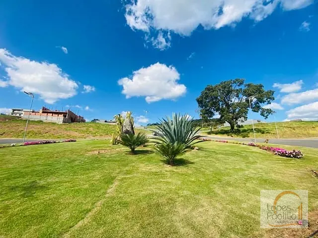 Terreno com 300m², à venda, no bairro Condomínio Portal Lamis em Bom Jesus dos Perdões