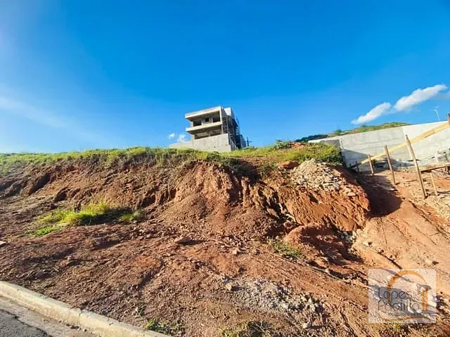 Terreno com 300m², à venda, no bairro Condomínio Portal Lamis em Bom Jesus dos Perdões