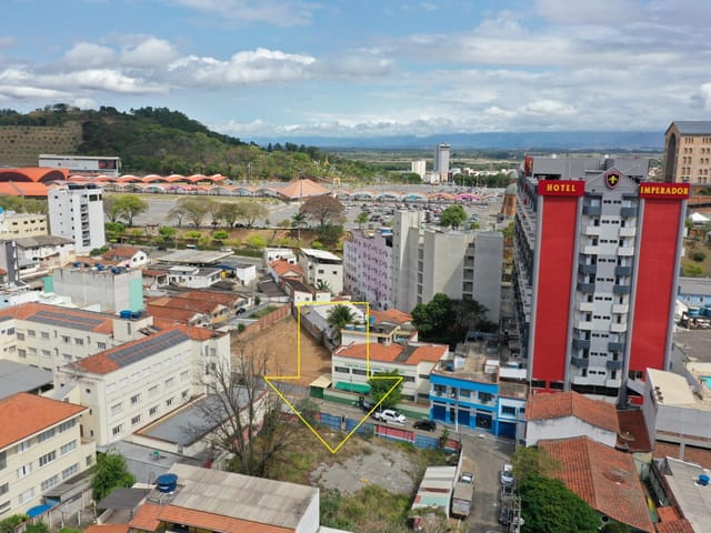 Terreno com 972m², à venda, no bairro Santa Rita em Aparecida