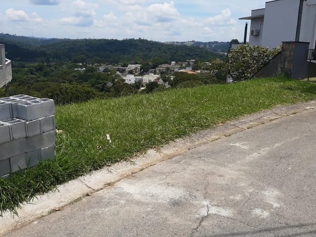Terreno com 534m², à venda, no bairro Golf Gardens em Carapicuíba