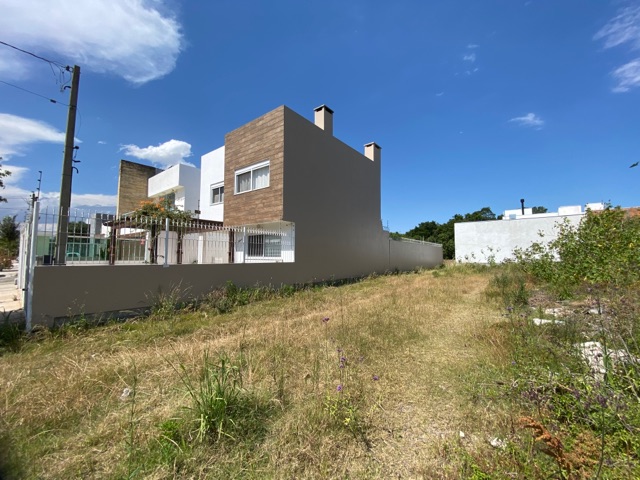 Terreno com 300m², à venda, no bairro Laranjal em Pelotas