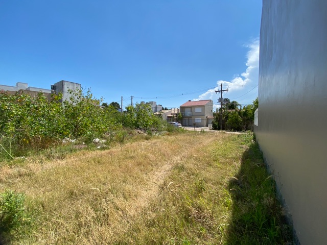 Terreno com 300m², à venda, no bairro Laranjal em Pelotas
