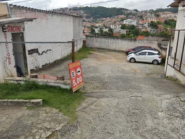 Terreno com 292m², à venda, no bairro Centro em Cotia