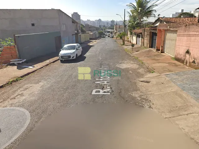 Terreno com 300m², à venda, no bairro Tubalina em Uberlândia