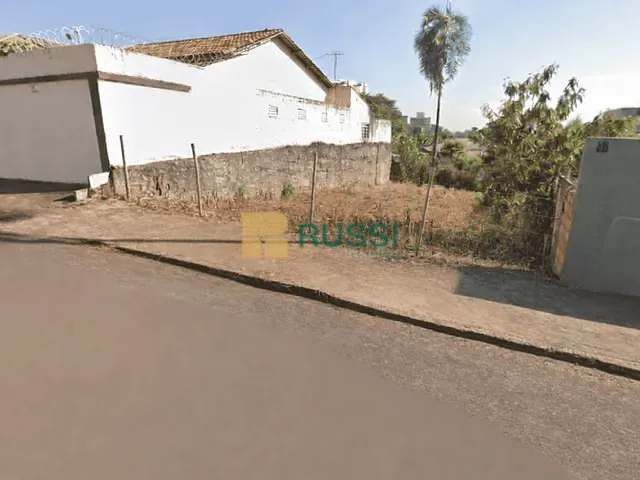 Terreno com 300m², à venda, no bairro Tubalina em Uberlândia