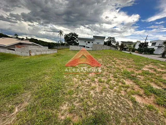 Terreno com 357m², à venda, no bairro Vila Velha em Caçapava