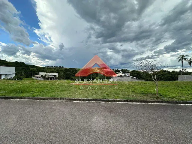Terreno com 357m², à venda, no bairro Vila Velha em Caçapava
