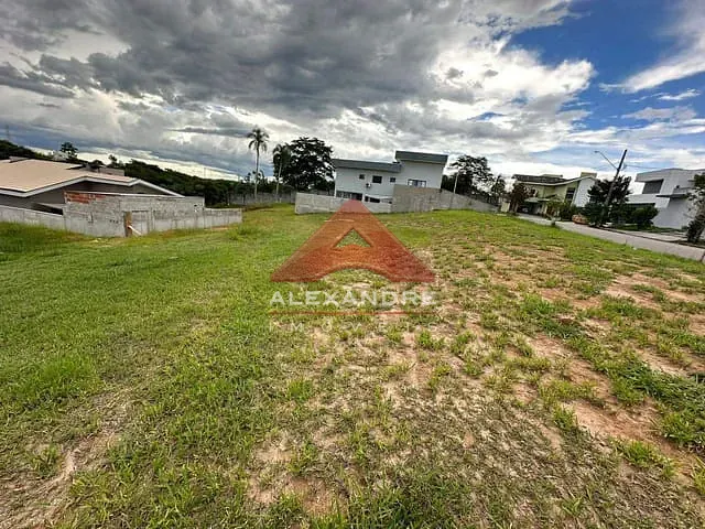 Terreno com 357m², à venda, no bairro Vila Velha em Caçapava