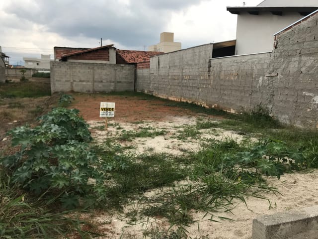 Terreno com 200m², à venda, no bairro Água Preta em Pindamonhangaba