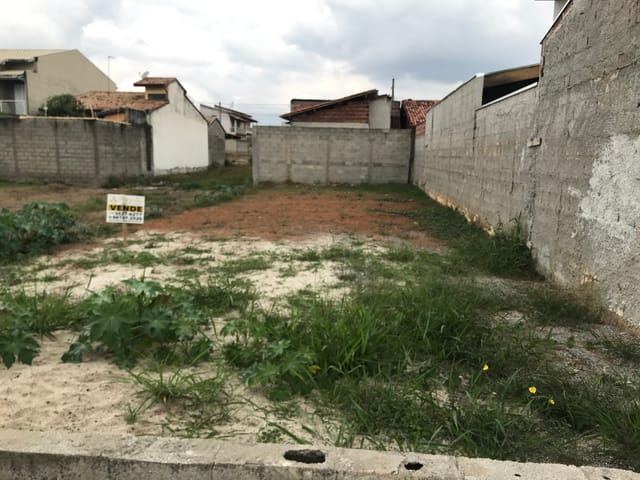 Terreno com 200m², à venda, no bairro Água Preta em Pindamonhangaba