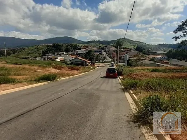Terreno com 125m², à venda, no bairro Vila Operária em Bom Jesus dos Perdões