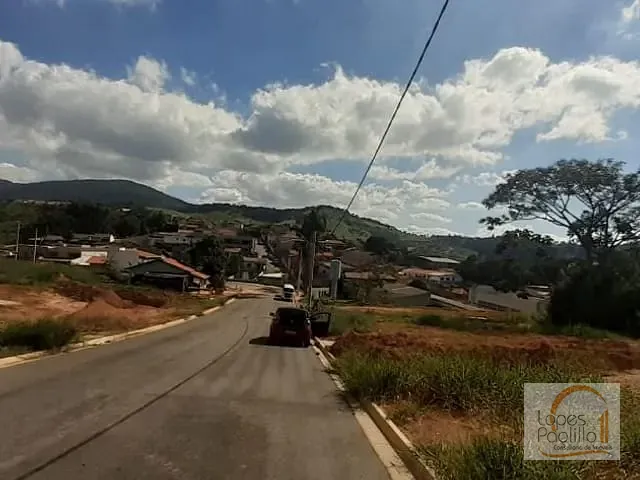 Terreno com 125m², à venda, no bairro Vila Operária em Bom Jesus dos Perdões