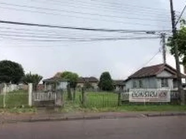 Terreno à venda, no bairro Cajuru em Curitiba