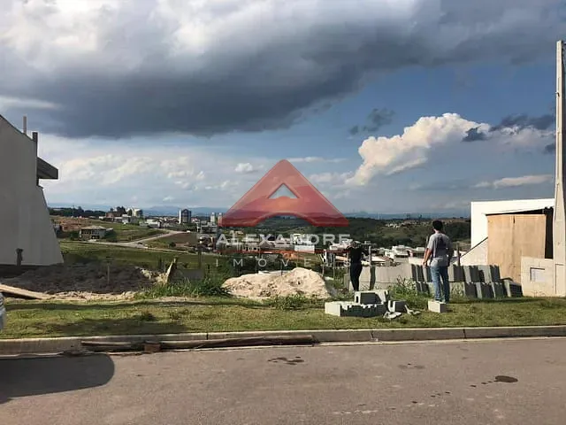 Terreno com 377m², à venda, no bairro Putim em São José dos Campos