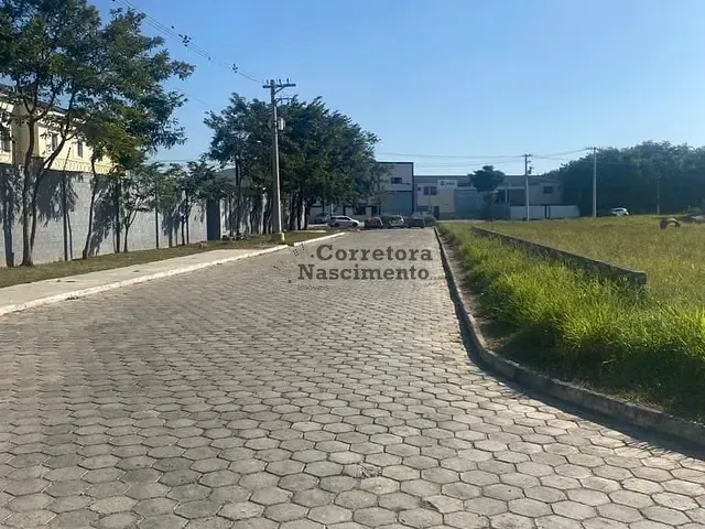 Terreno com 300m², à venda, no bairro Jardim Santa Maria em Jacareí