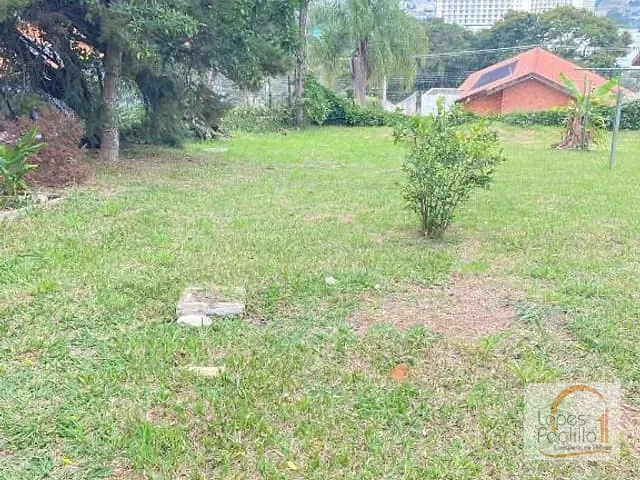 Terreno com 583m², à venda, no bairro Campos de Atibaia em Atibaia