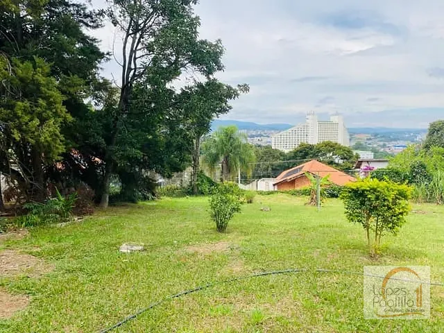 Terreno com 583m², à venda, no bairro Campos de Atibaia em Atibaia