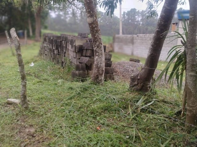 Terreno com 700m², à venda, no bairro Carmo Messias em Ibiúna