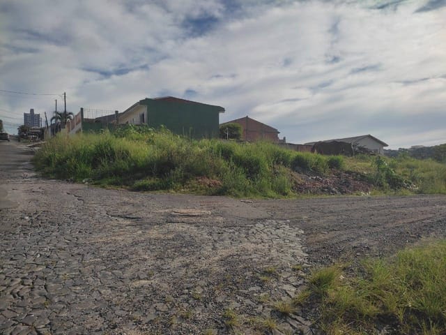 Terreno de esquina à venda, prox. ao CESCAGE, Uvaranas, Ponta Grossa, PR