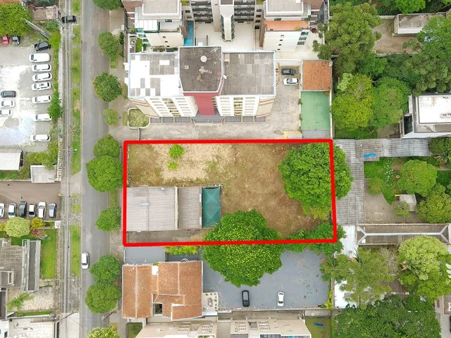 Terreno com 1439m², à venda, no bairro São Francisco em Curitiba