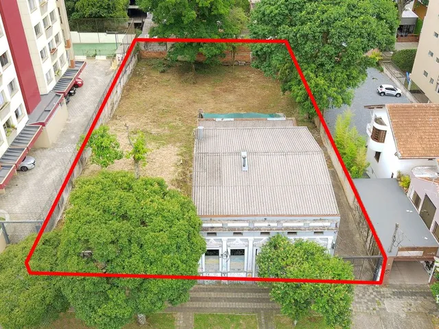 Terreno com 1439m², à venda, no bairro São Francisco em Curitiba