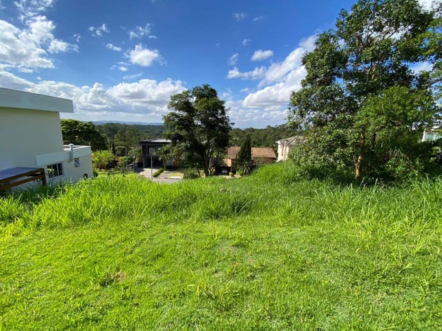 Terreno com 700m², à venda, no bairro Jardim Indaiá em Embu das Artes