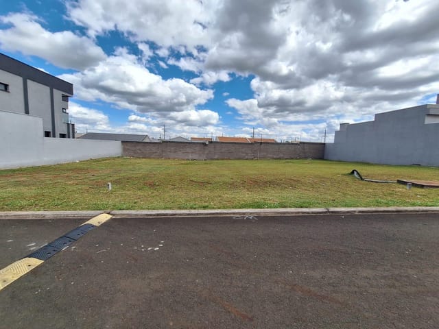 Terreno à venda, Condomínio Paysage Doman - Cará-cará, Ponta Grossa, PR