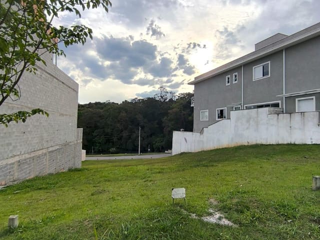 Terreno com 125m², à venda, no bairro Das Pedras em Cotia