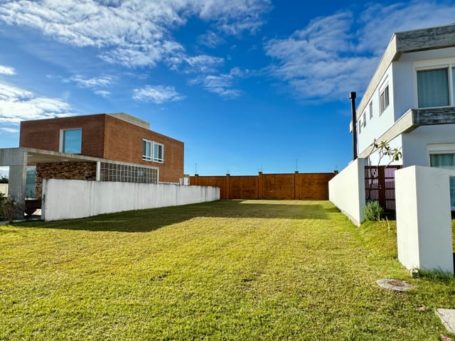 Terreno com 400m², à venda, no bairro Laranjal em Pelotas