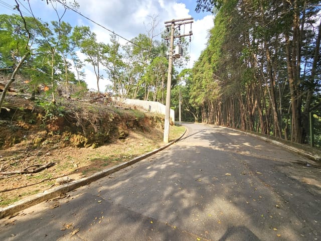Terreno com 1318m², à venda, no bairro Parque Rincão em Cotia
