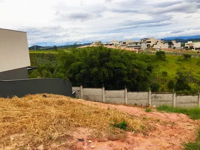Terreno com 559m², à venda, no bairro Vila Tatetuba em São José dos Campos