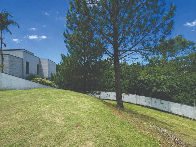 Terreno com 778m², à venda, no bairro Granja Viana em Carapicuíba