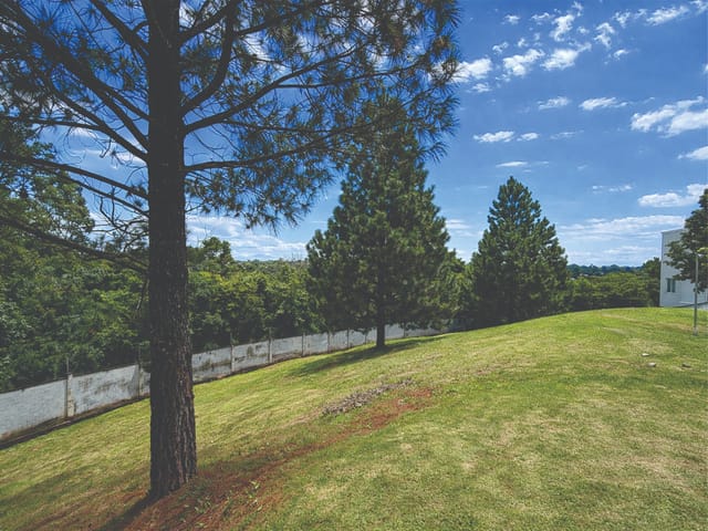 Terreno com 778m², à venda, no bairro Granja Viana em Carapicuíba