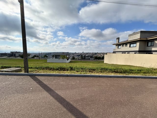 Terrenos no Condomínio Fontana di Trevi no Jardim Carvalho. - Quadra 8 - 356 m²