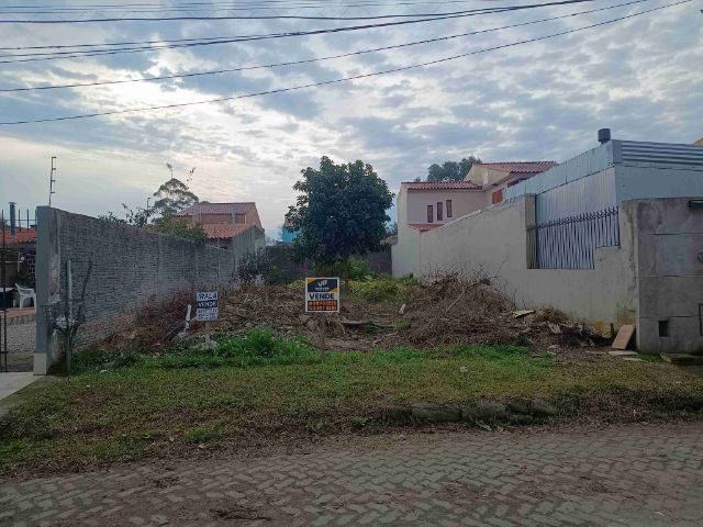 Terreno com 212m², à venda, no bairro Umuharama em Pelotas