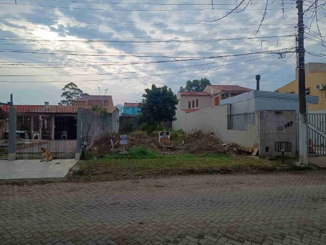 Terreno com 212m², à venda, no bairro Umuharama em Pelotas