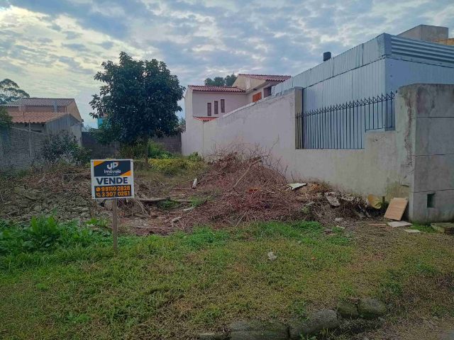 Terreno com 212m², à venda, no bairro Umuharama em Pelotas