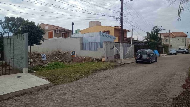 Terreno com 212m², à venda, no bairro Umuharama em Pelotas