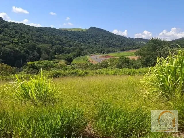 Terreno com 300m², à venda, no bairro Condomínio Portal Lamis em Bom Jesus dos Perdões