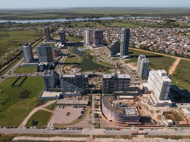 Terreno com 432m², à venda, no bairro Parque Una em Pelotas