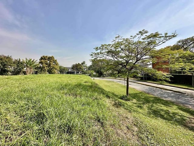 Terreno com 1121m², à venda, no bairro Palos Verdes em Carapicuíba