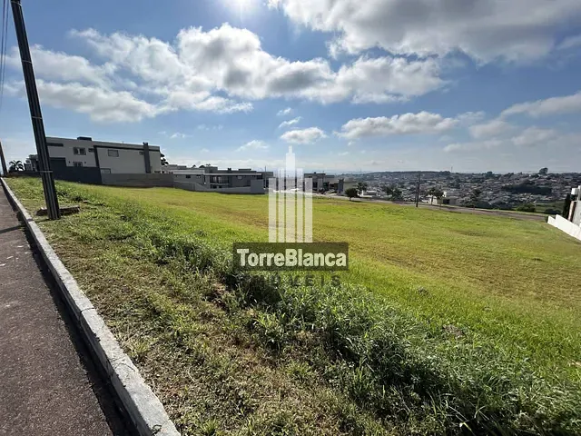 Terreno com 372m², à venda, no bairro Jardim Carvalho em Ponta Grossa