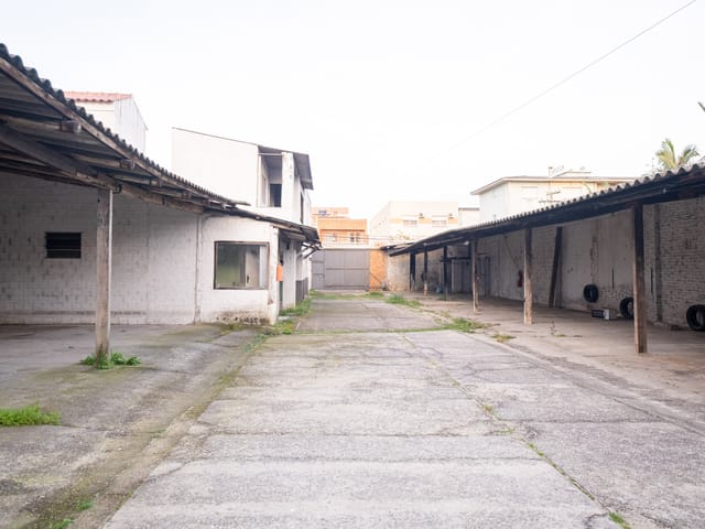 Terreno com 450m², para alugar, no bairro Centro em Pelotas