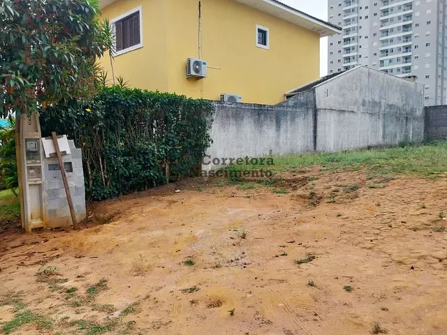 Terreno com 350m², à venda, no bairro Loteamento Villa Branca em Jacareí