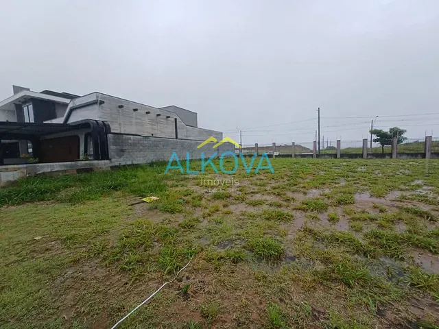 Terreno com 275m², à venda, no bairro Recanto dos Eucaliptos em São José dos Campos